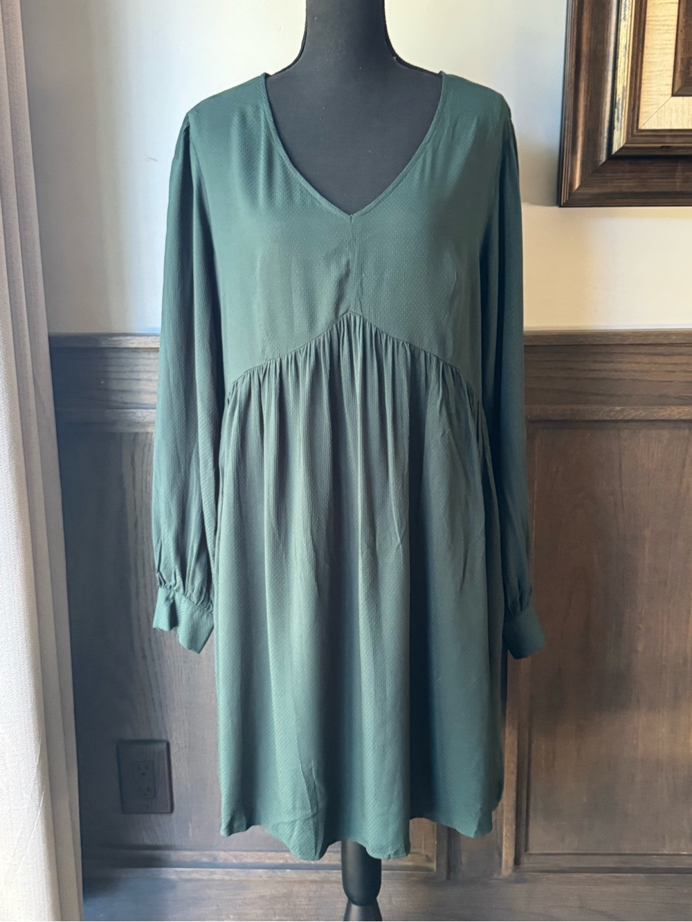 Knox Rose Women's Boho V-Neck Long Sleeve Dress in Forest Green large